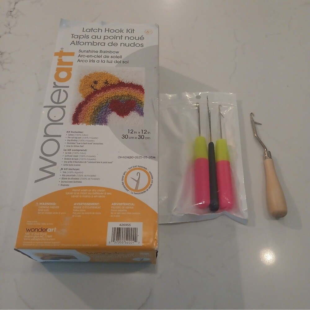NIP WonderArt Smiley Face Sun Rainbow Heart Latch Hook Kit 12"x12" With 4 Hooks!
